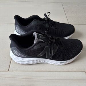 New Balance Arishi v4 Men’s Size 11